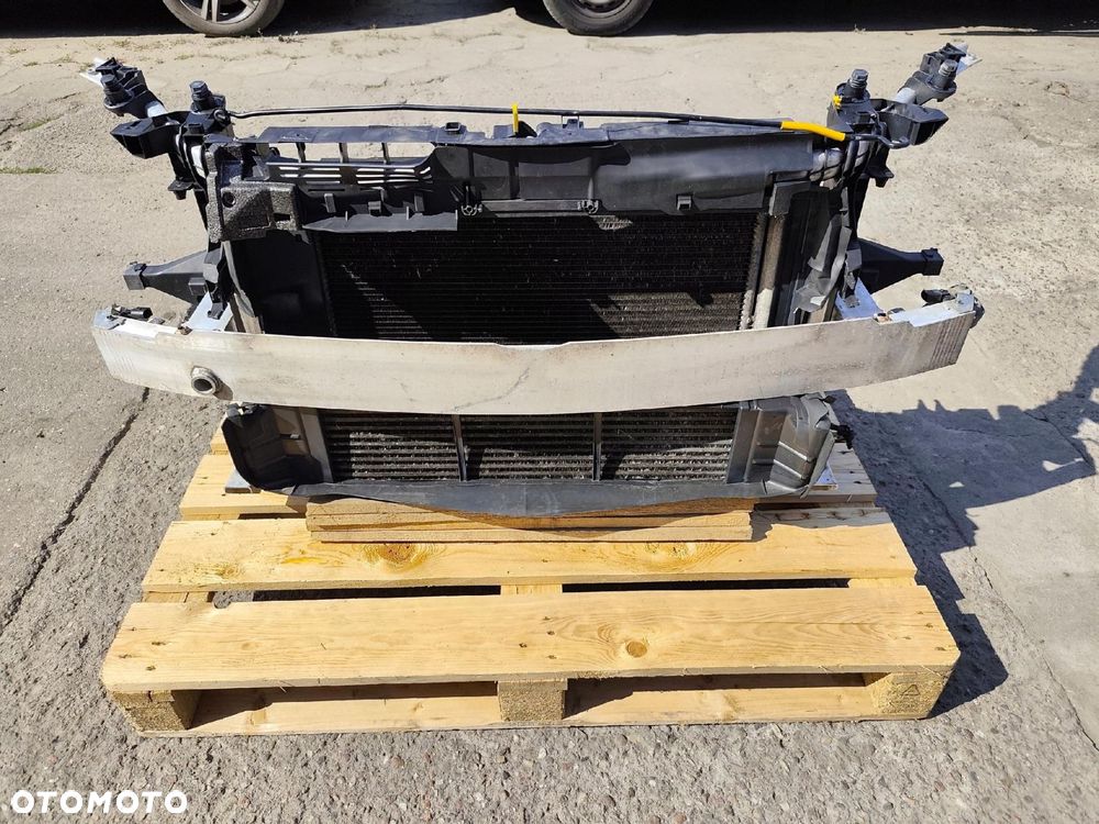 MERCEDES W176 PAS PRZEDNI CHŁODNICE KOMPLET CDI MANUAL - 1