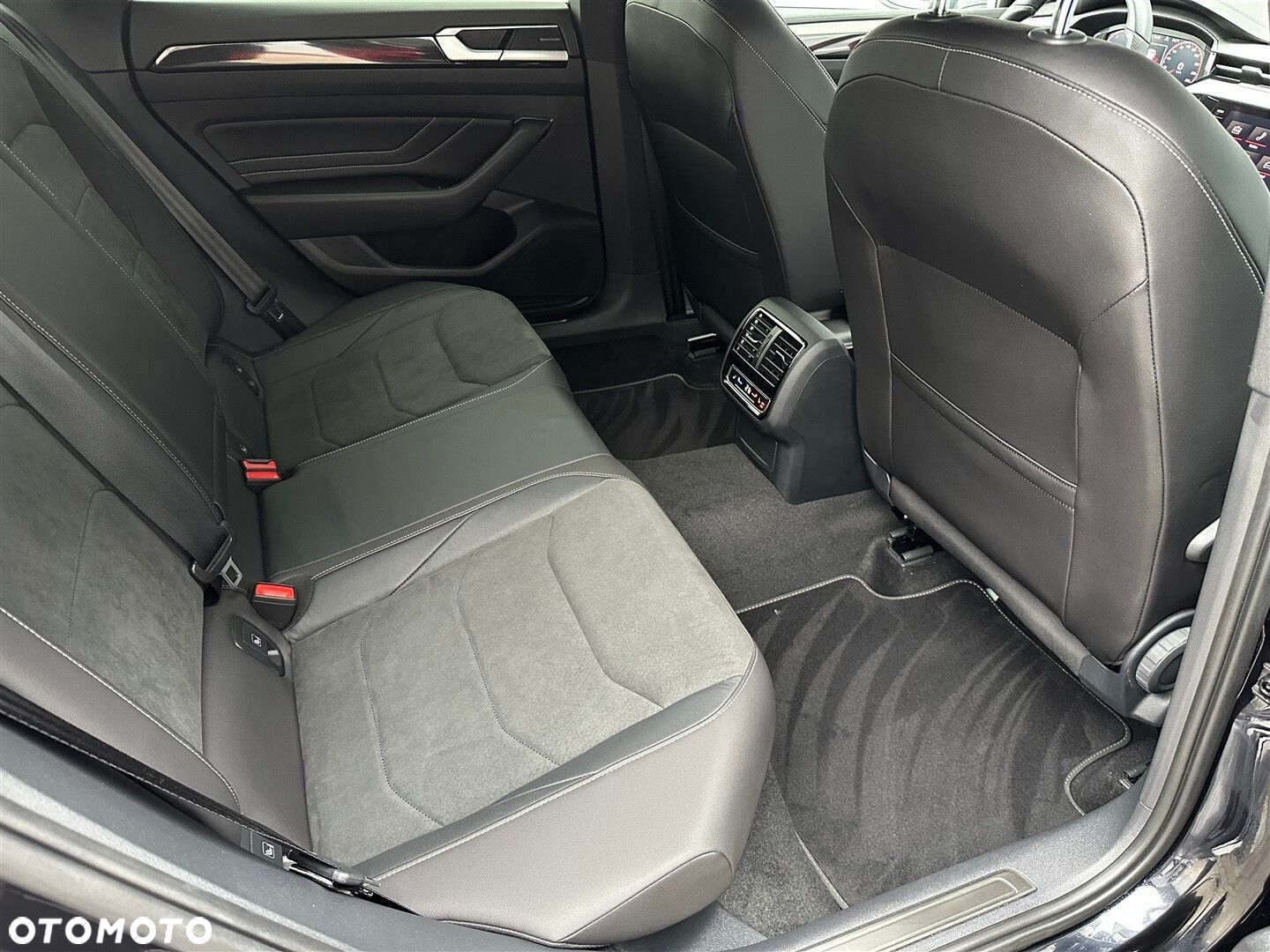 Volkswagen Arteon 2.0 TSI Elegance DSG - 7