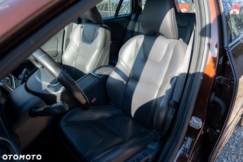 Volvo V60 Cross Country D4 Momentum - 10