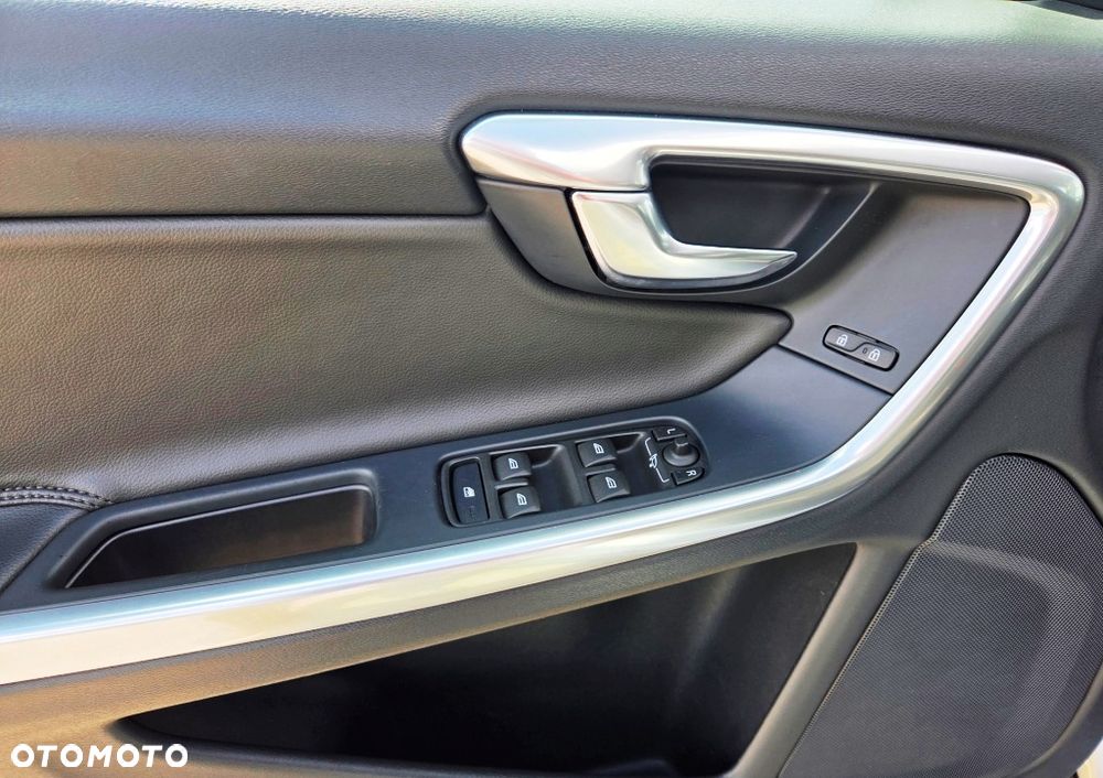 Volvo S60 D2 Drive-E Momentum - 26