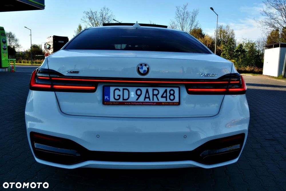 BMW Seria 7 750Li xDrive - 6
