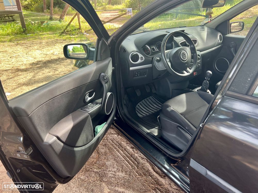 Renault Clio 1.5 dCi Dynamique S - 8