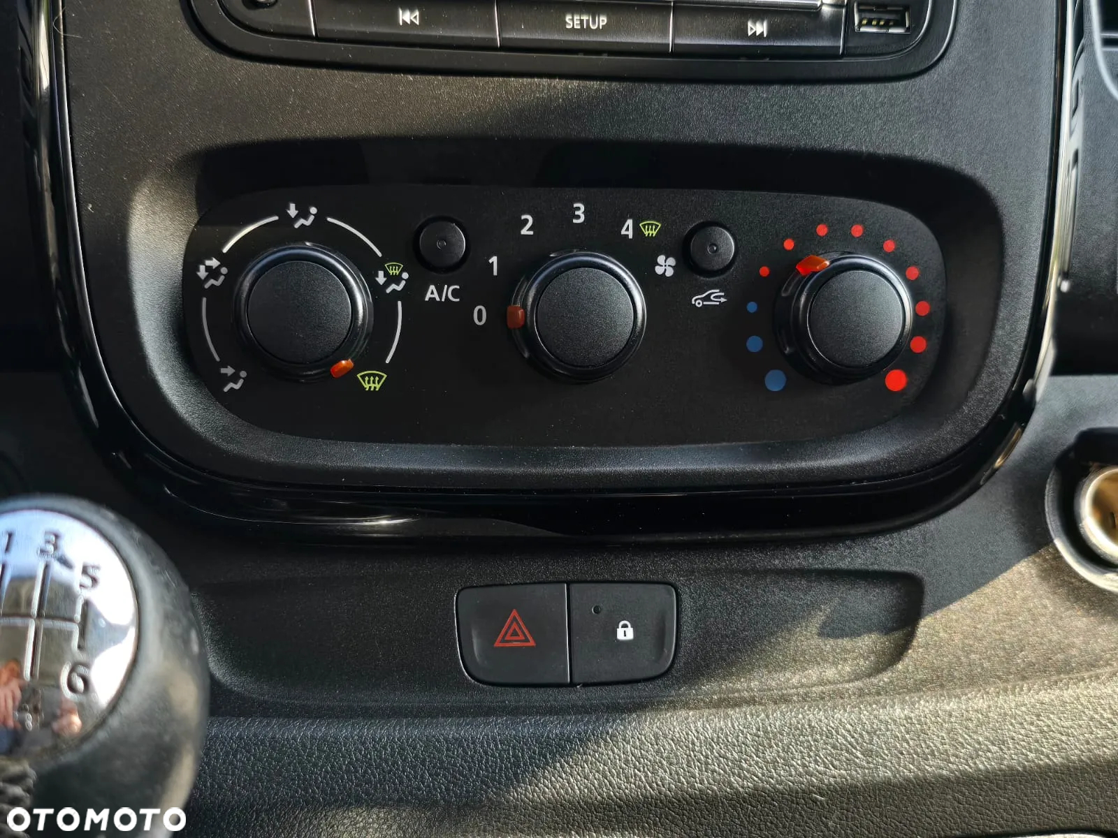 Opel Vivaro - 25
