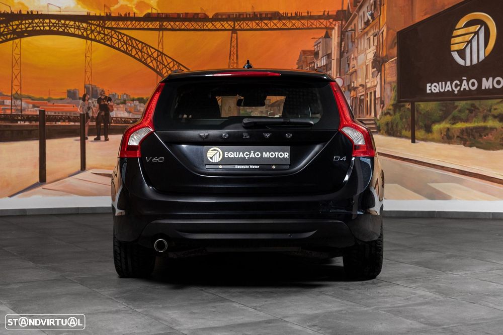 Volvo V60 2.0 D4 Kinetic - 3