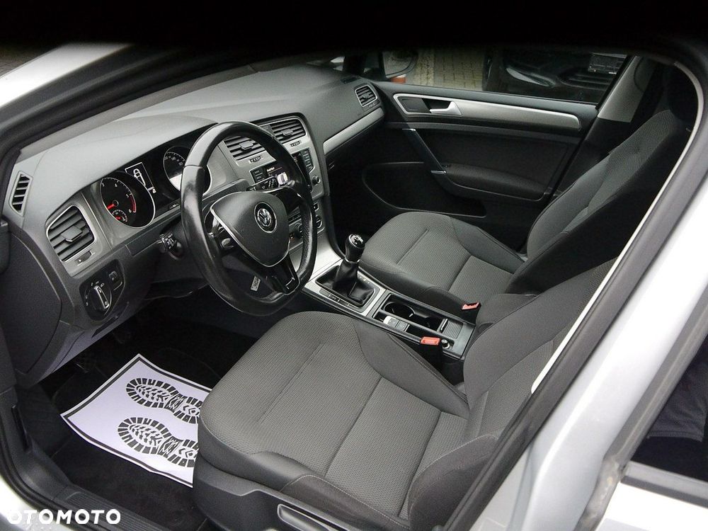 Volkswagen Golf 1.6 TDI BlueMotion Technology Comfortline - 24