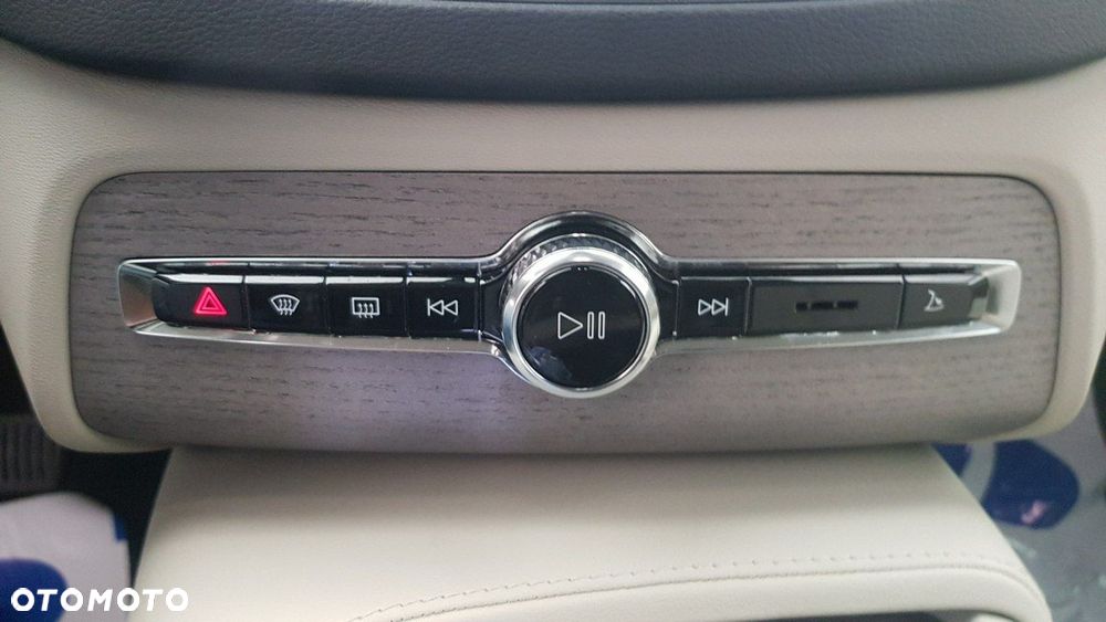 Volvo XC 90 - 26