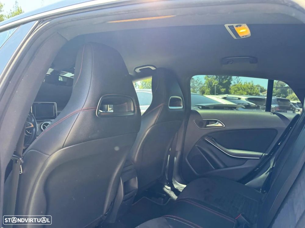 Mercedes-Benz CLA 180 d Shooting Brake AMG Line - 32