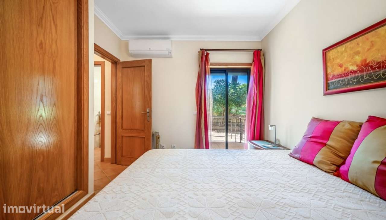 Apartamento T2, à venda, junto à praia da Falésia, no Algarve - Grande imagem: 3/26