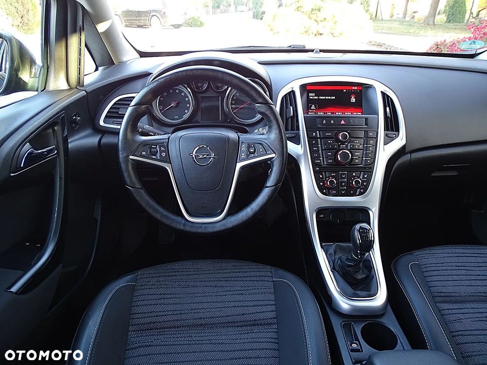 Opel Astra 1.4 Turbo Cosmo - 10