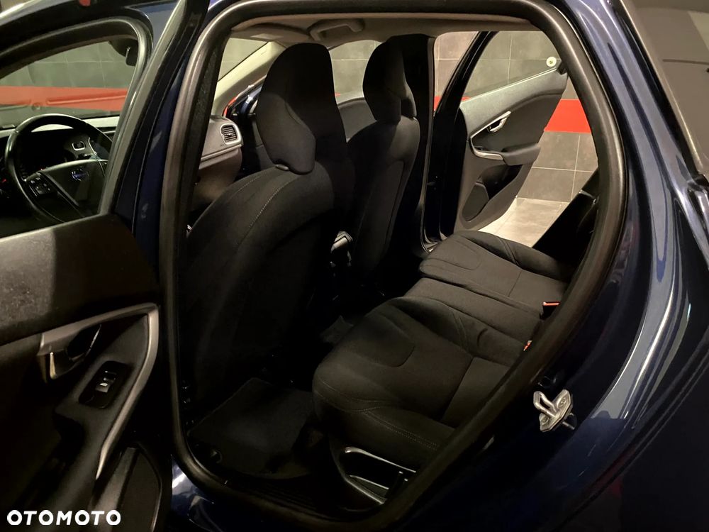 Volvo V40 D2 Momentum - 20