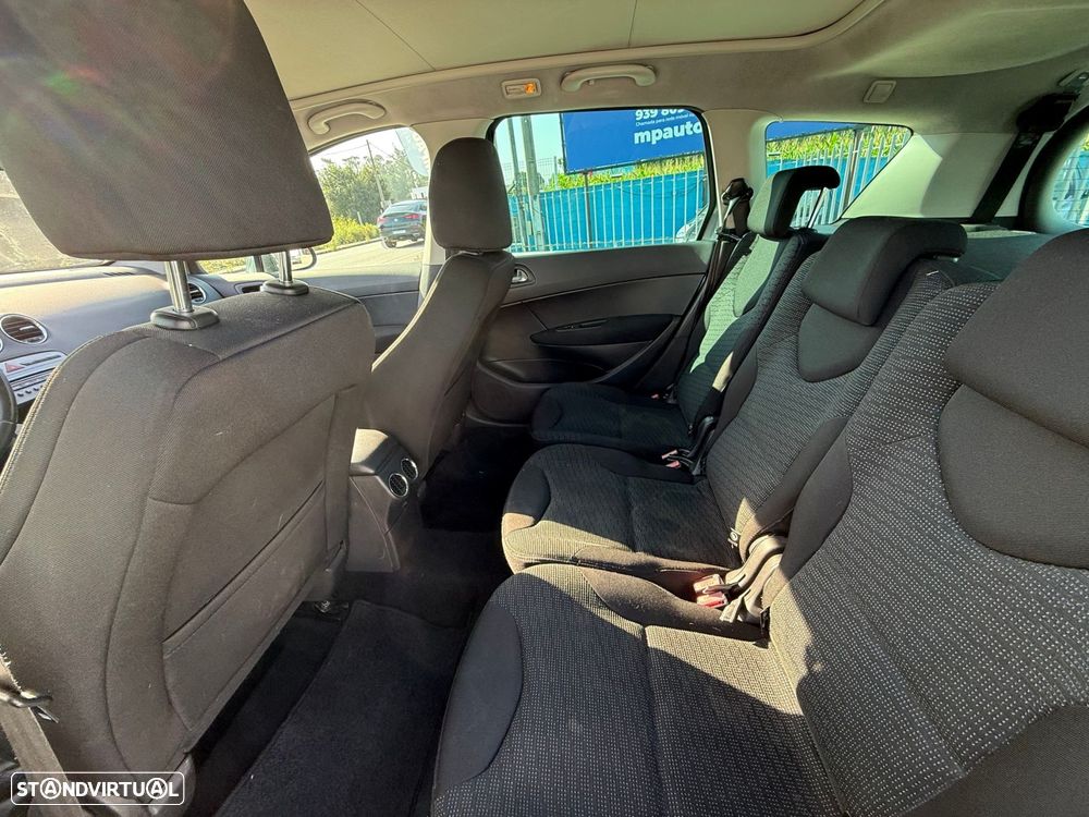 Peugeot 308 SW 1.6 HDi Executive - 7