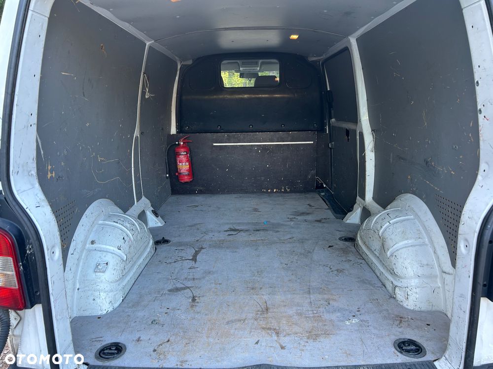 Volkswagen Transporter - 11