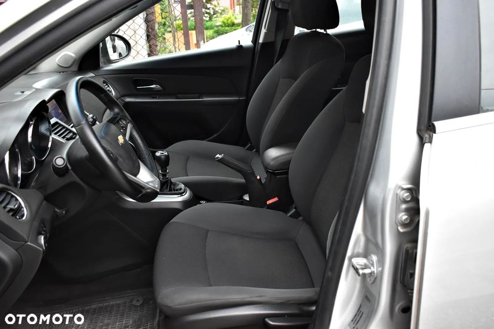 Chevrolet Cruze 1.8 LT+ - 18