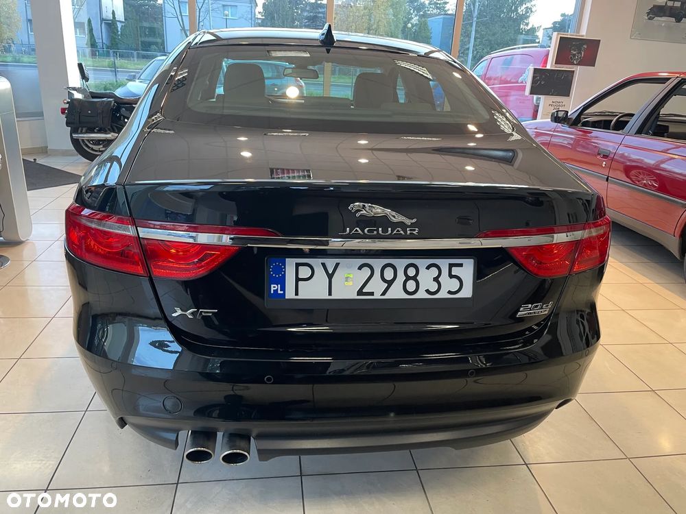 Jaguar XF 2.0 i4D AWD Pure - 6