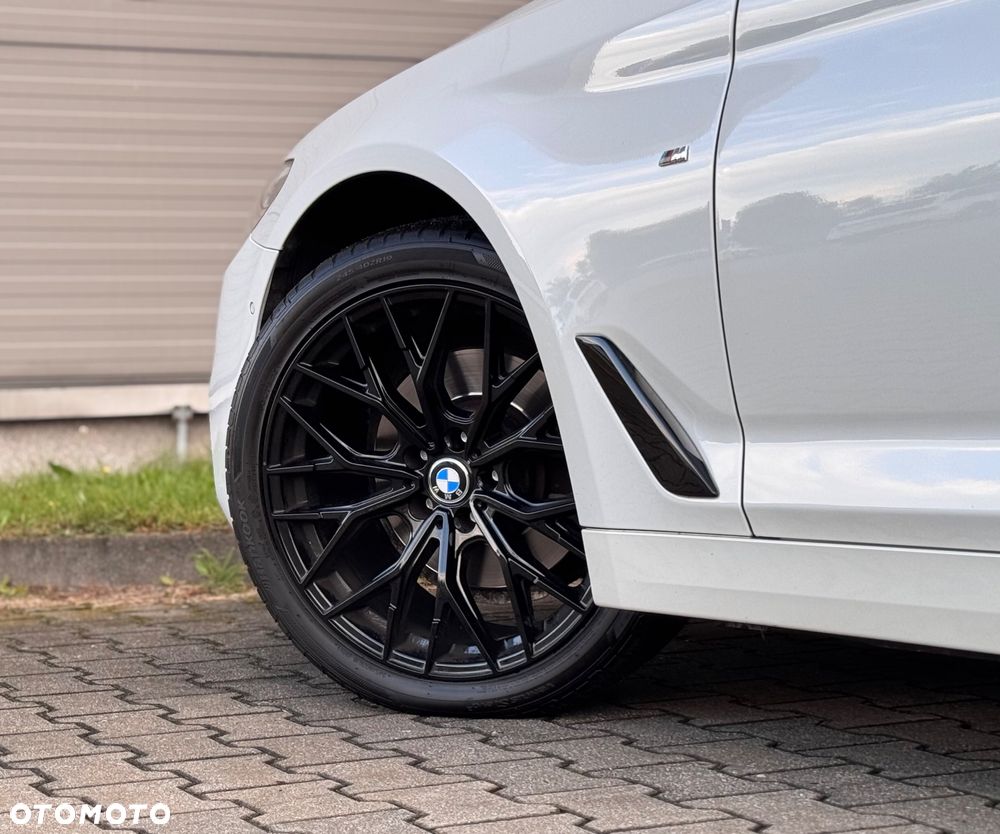 BMW Seria 5 520d Touring M Sport Edition - 24