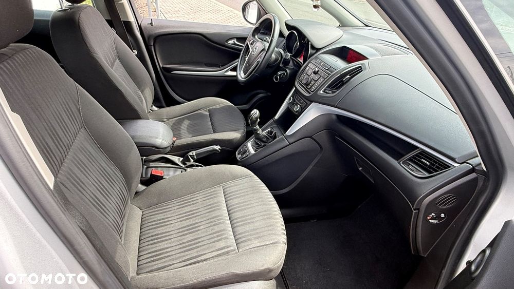 Opel Zafira Tourer 1.8 Selection - 24