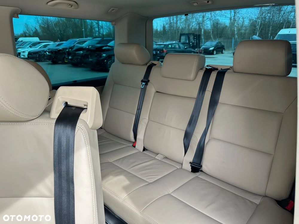 Volkswagen Multivan - 10