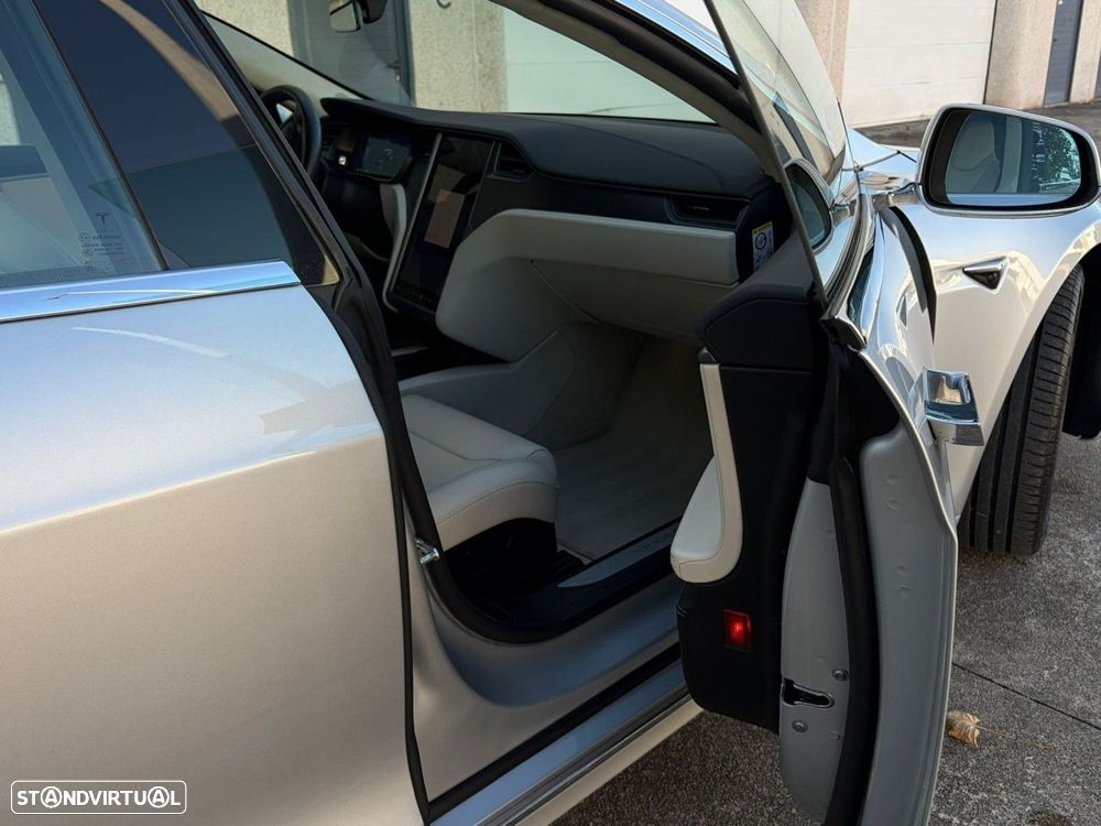 Tesla Model S 75D - 25