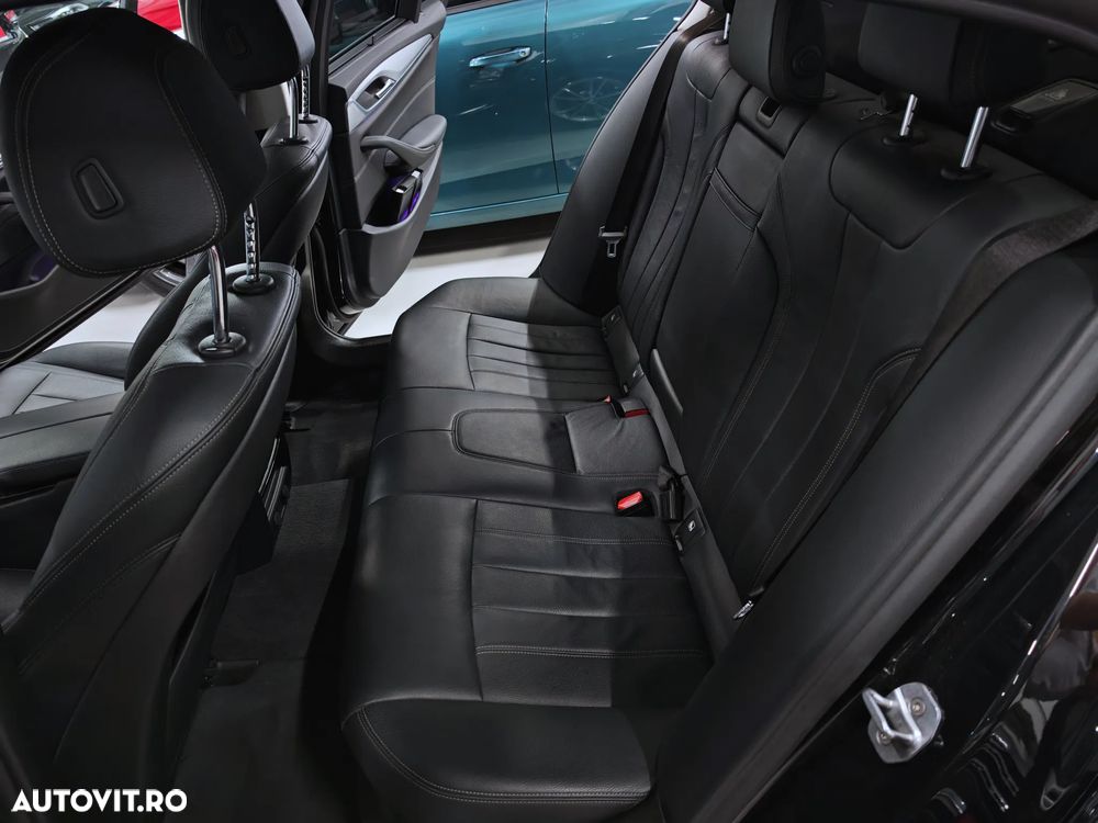 BMW Seria 5 518d Aut. - 28