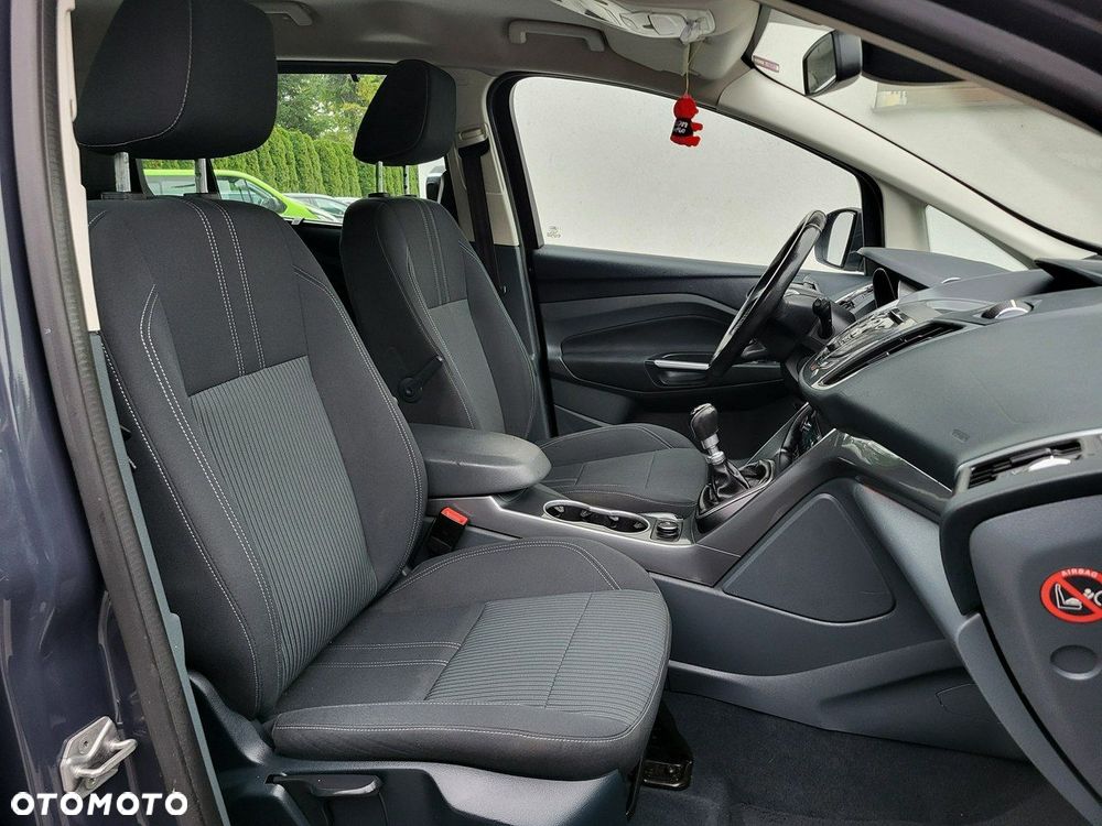 Ford Grand C-MAX - 11
