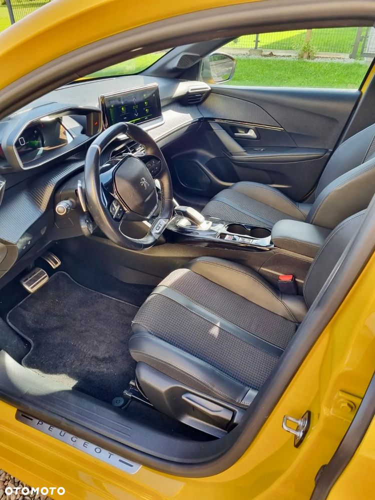 Peugeot 208 1.2 PureTech GT Line S&S EAT8 - 8