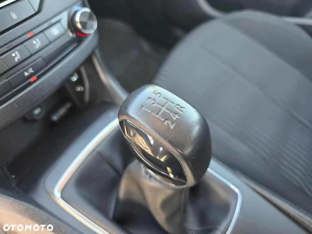 Peugeot 308 1.6 HDi Access - 20