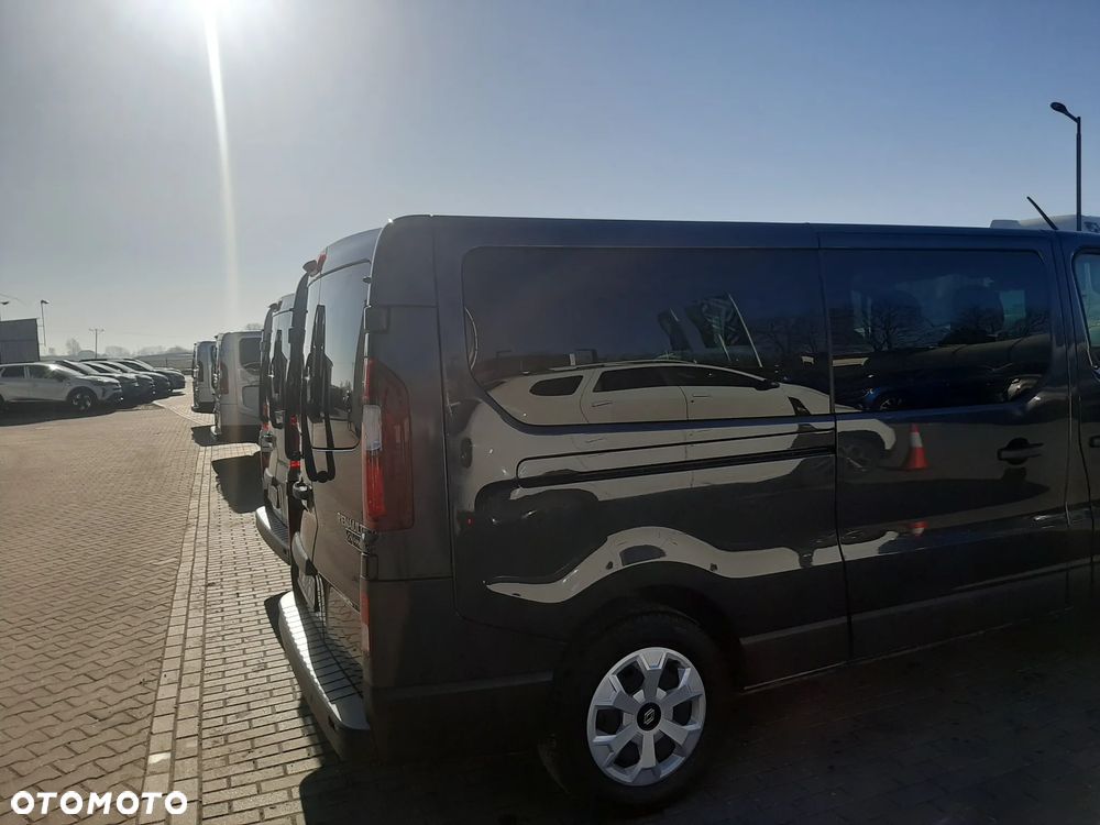 Renault Trafic 2.0 dCi EDC - 8