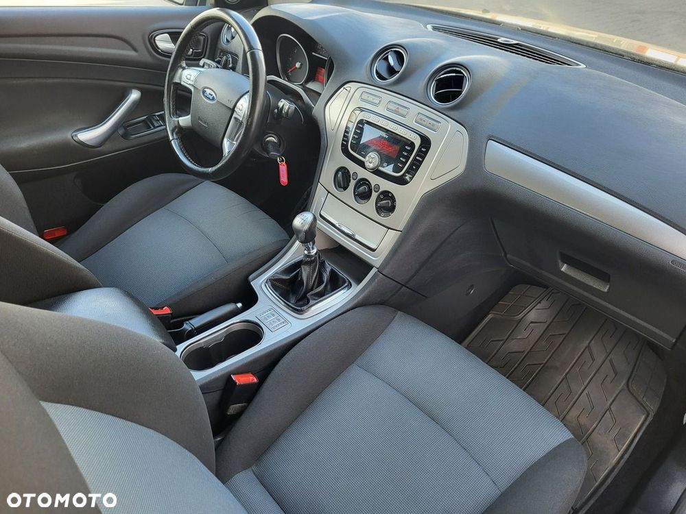 Ford Mondeo - 16