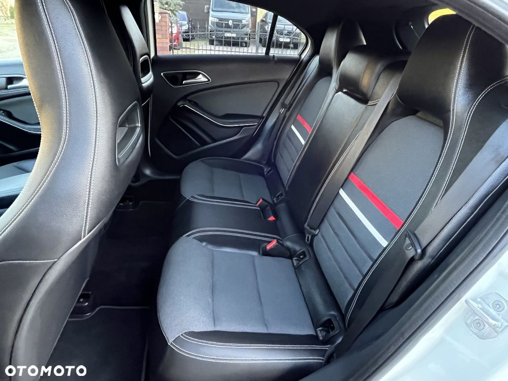 Mercedes-Benz Klasa A 180 7G-DCT Activity Edition - 9