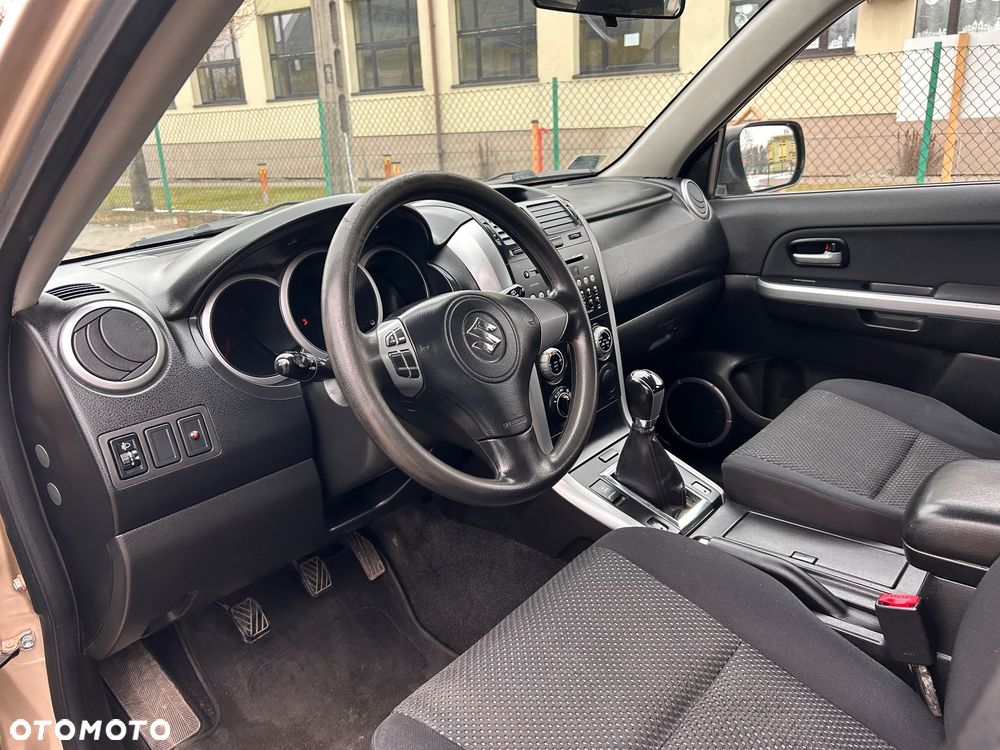 Suzuki Grand Vitara 2.0 Comfort - 9