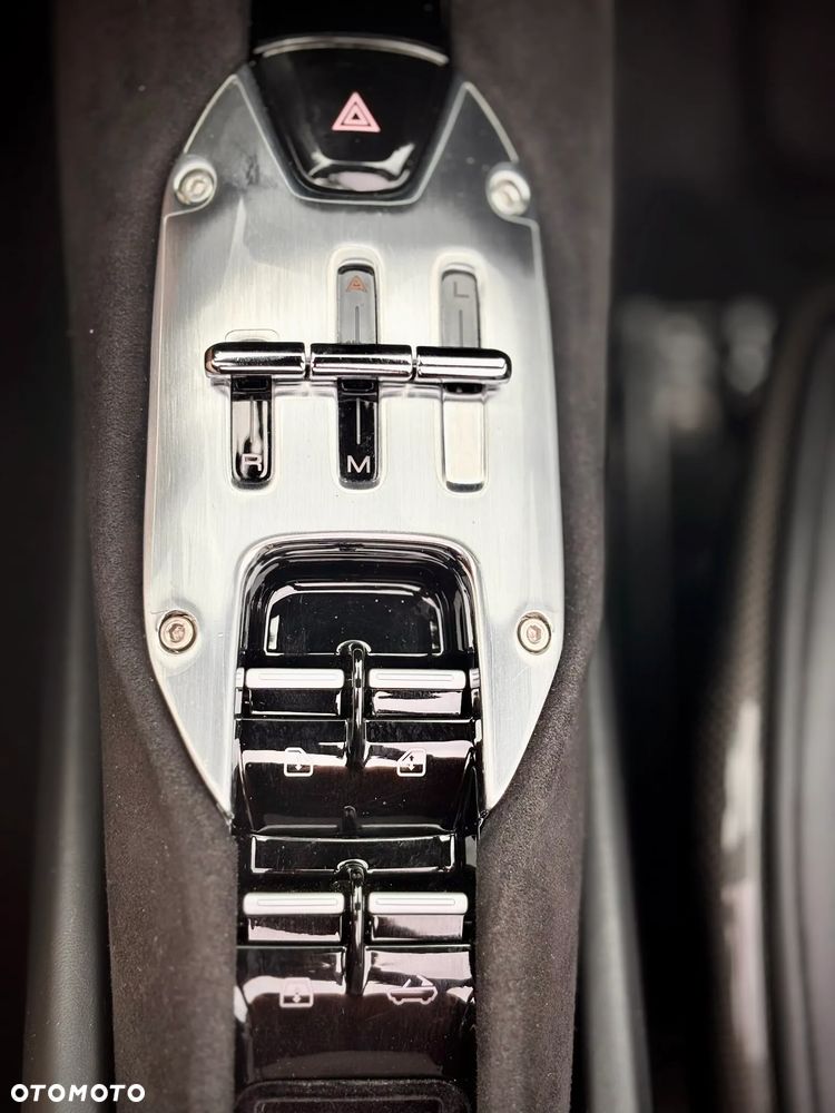 Ferrari 296 GTS - 29