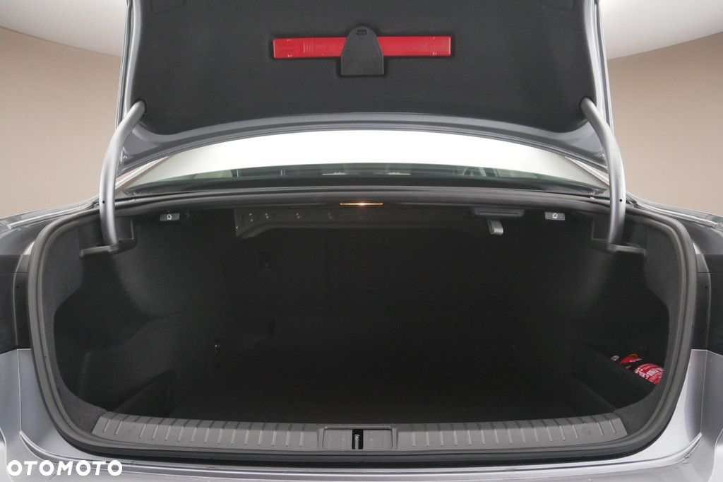 Volkswagen Passat 2.0 TSI Business DSG - 16