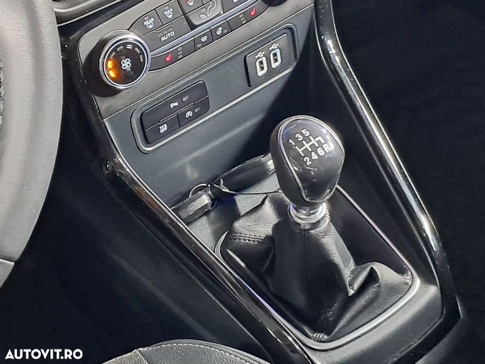 Ford EcoSport - 24