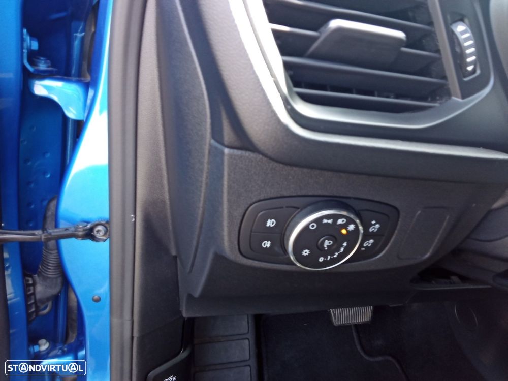 Ford Focus 1.5 TDCi ECOBlue Connected Aut. — fotografia 26
