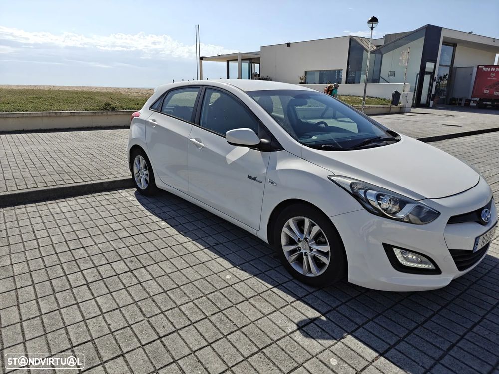 Hyundai i30 1.6 CRDI Blue Comfort - 4