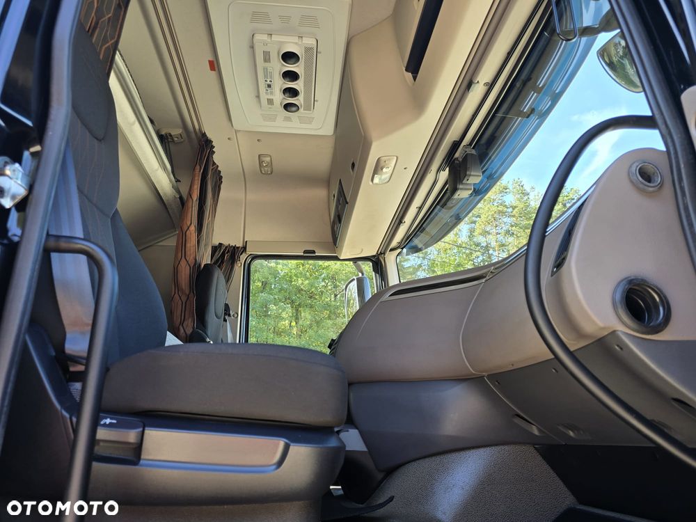 DAF XF480FT Space cab - 24