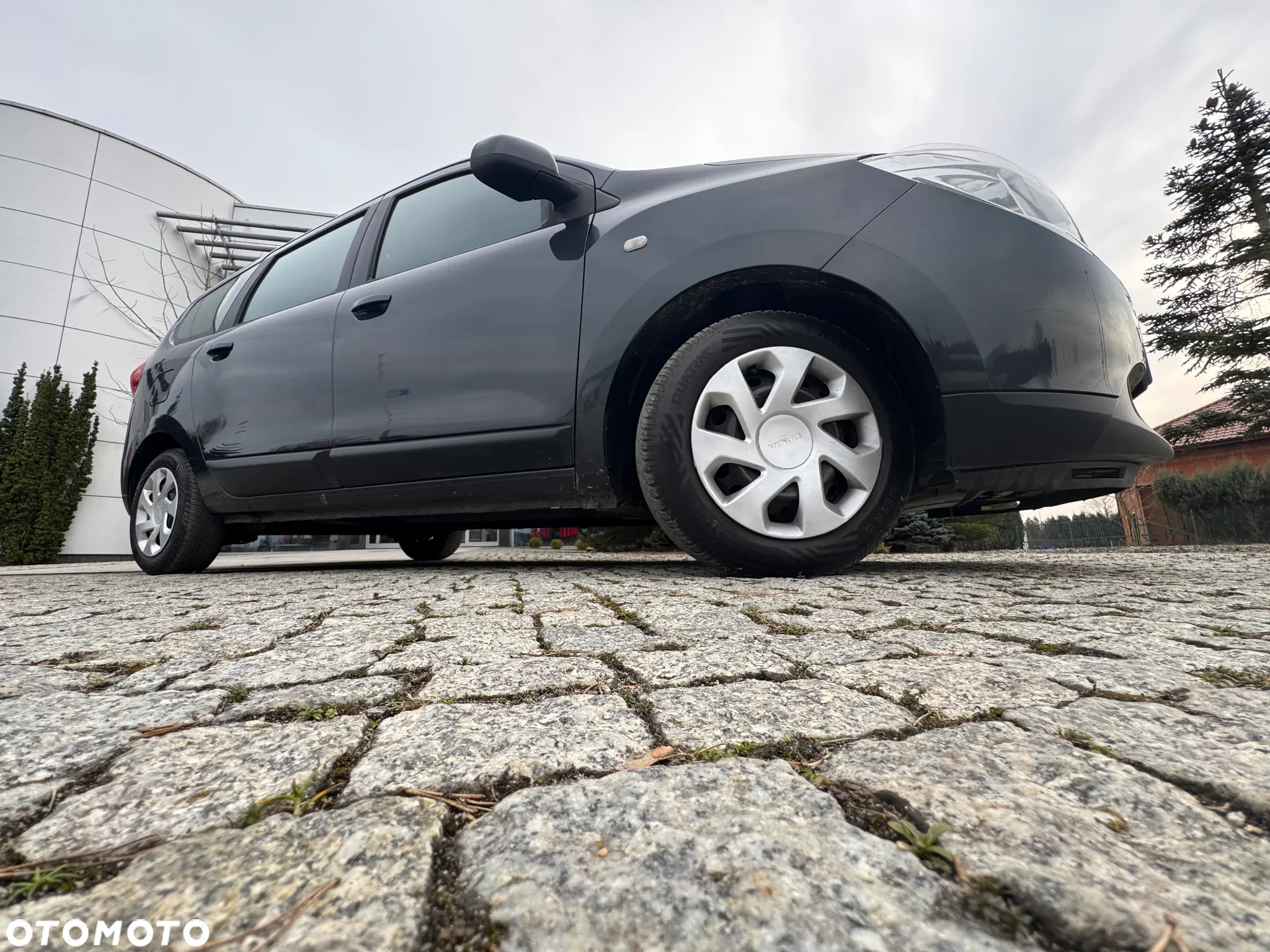 Dacia Lodgy 1.6 MPI 85 Prestige - 28
