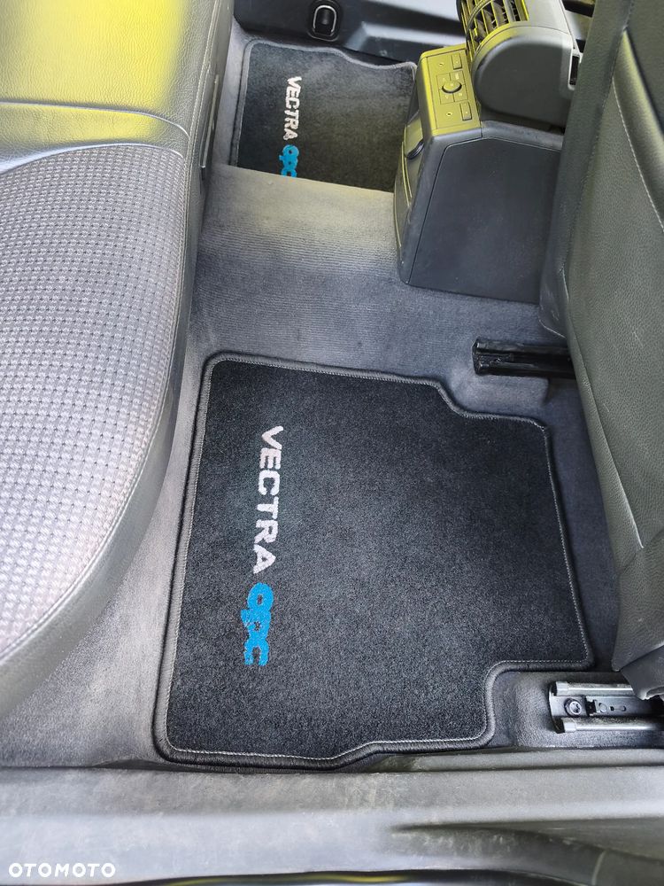 Opel Vectra 1.9 CDTI Cosmo - 17