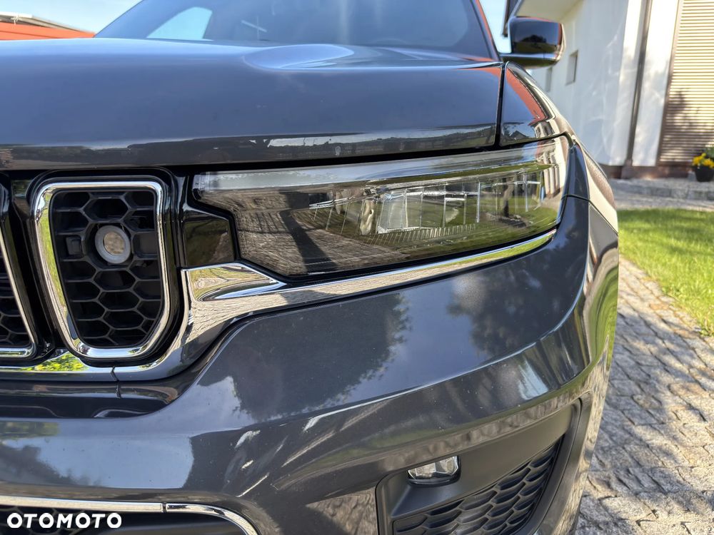 Jeep Grand Cherokee - 27