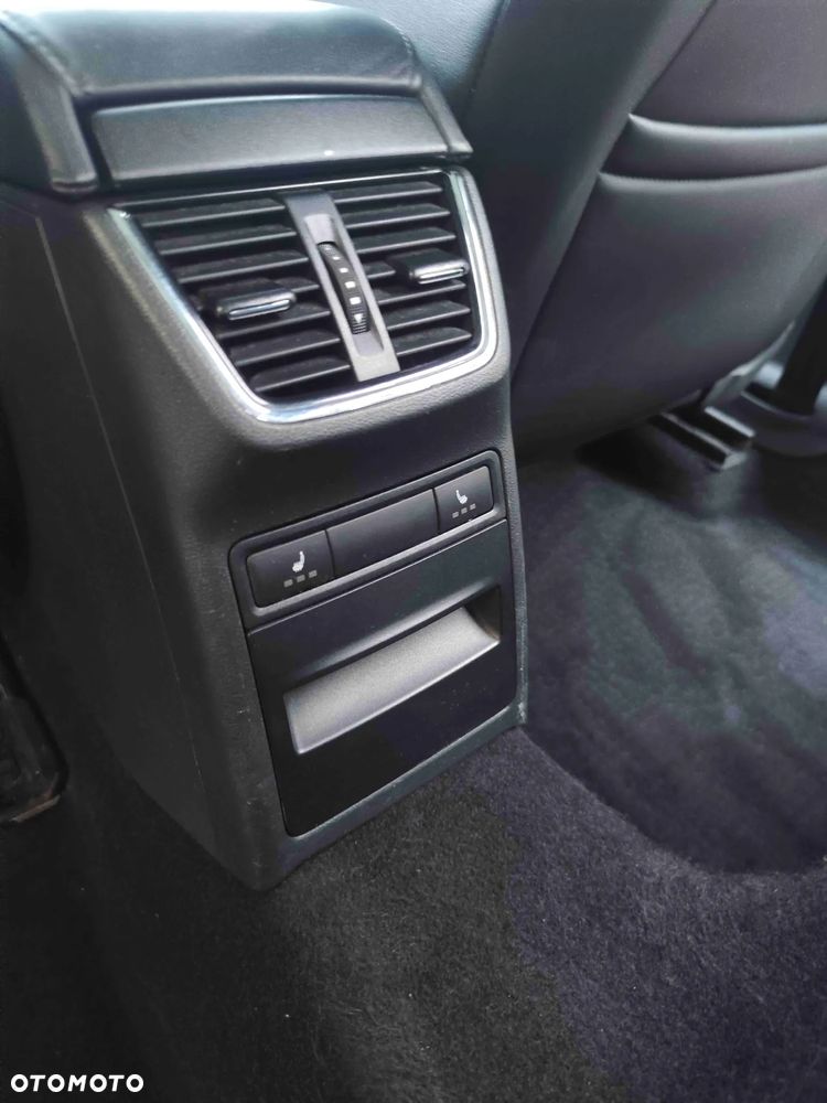 Skoda Octavia 2.0 TDI Elegance DSG - 10