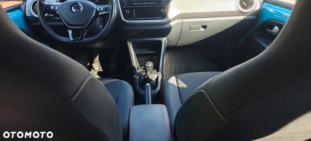 Volkswagen up! Active - 17