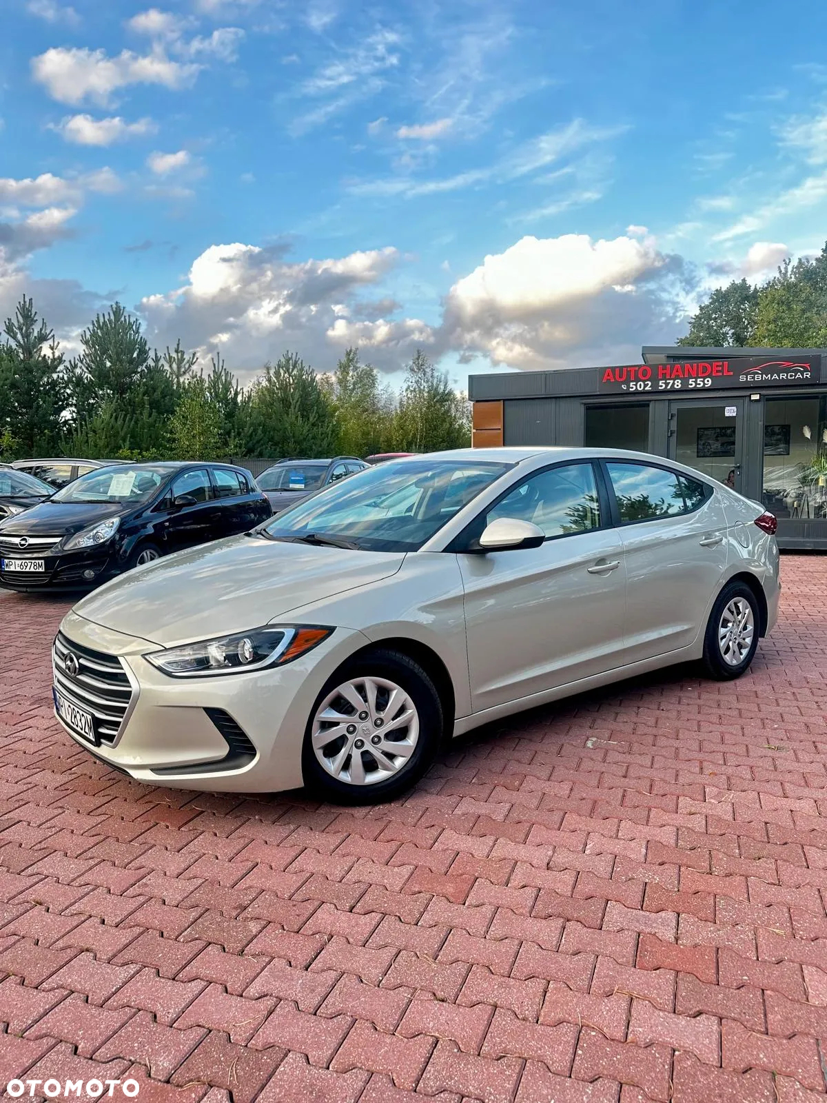 Hyundai Elantra - 5