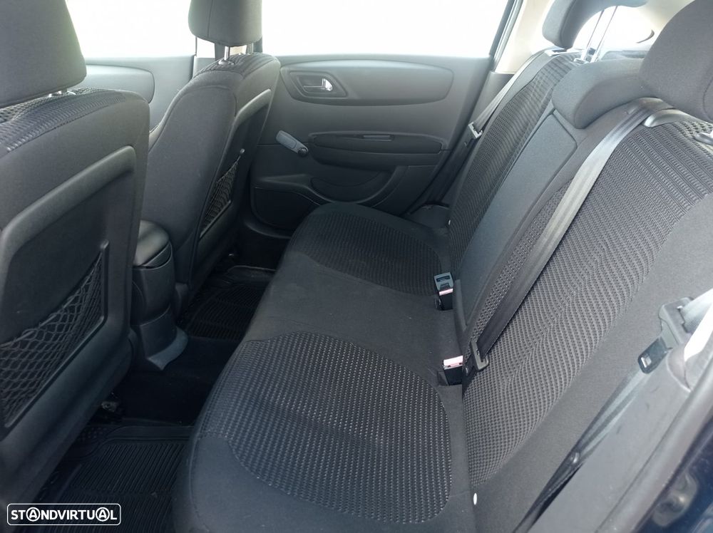 Citroën C4 1.4 16V SX - 8