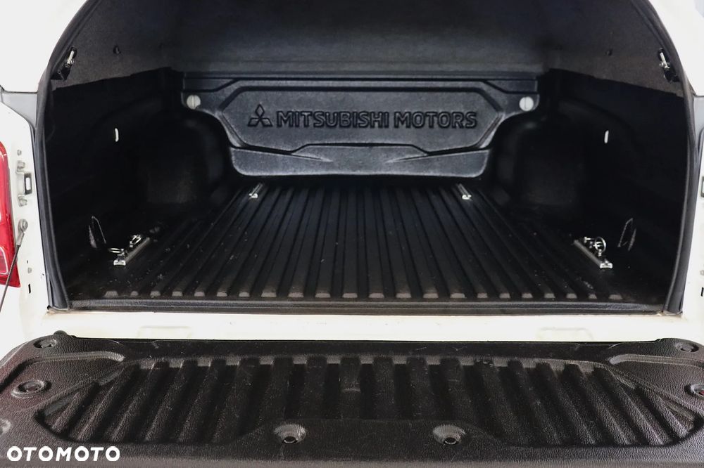 Mitsubishi L200 2.4 d CC Invite EU6 - 19
