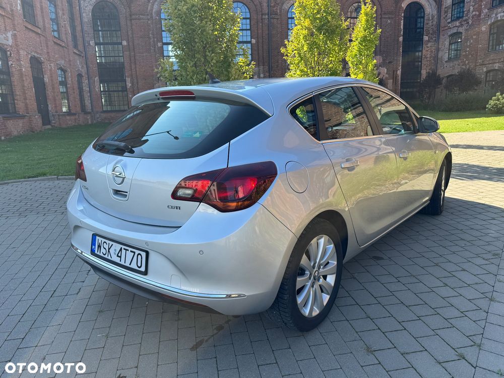 Opel Astra 1.6 CDTI Cosmo - 17