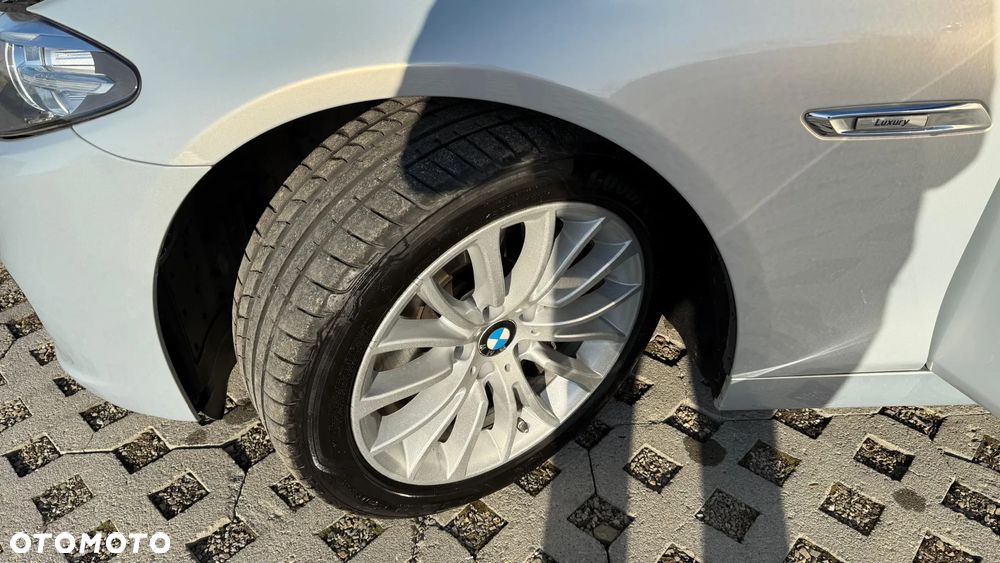BMW Seria 5 525d xDrive Touring Luxury Line - 12