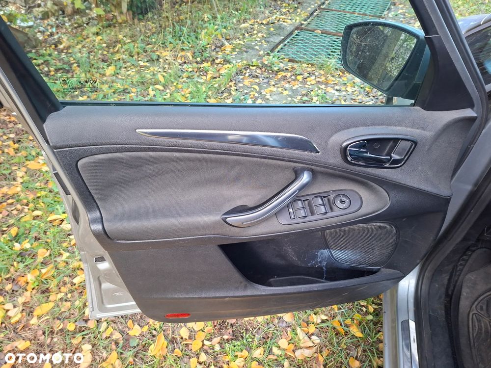 Ford S-Max 2.0 Titanium - 27