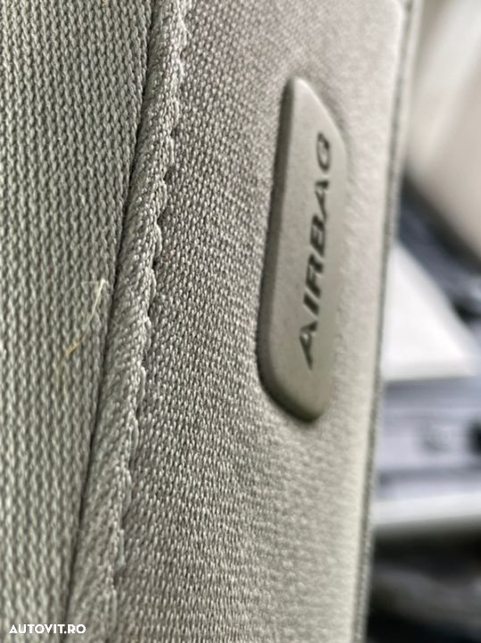 vând usa STG fata  aripa Dr .geam .mâner broasca macara plafon airbag cortina modul luneta audi A4 B8 2.7 TDI - 7