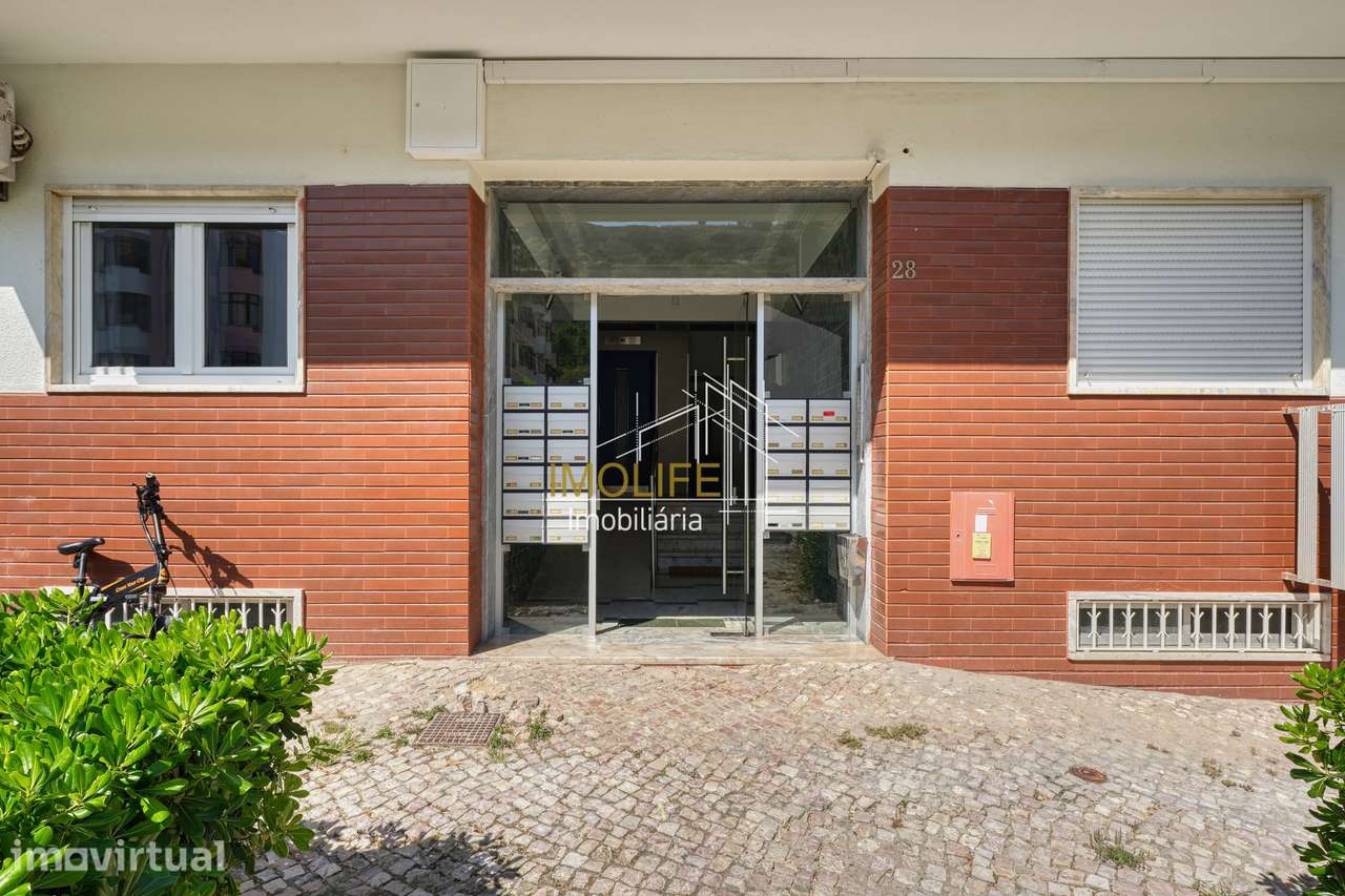 Apartamento T3 Remodelado na Rua Miguel Torga – Costa da Caparica - Grande imagem: 5/26