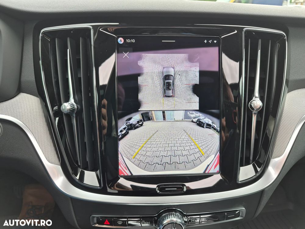 Volvo V60 B4 MHEV AT Plus Dark - 27